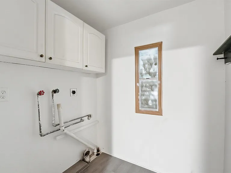 202 S Magnolia St — Photo 16
