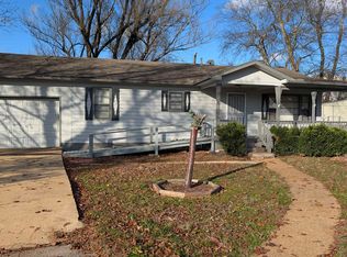 32 E Main St, Ash Flat, AR 72513