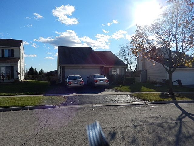 2nd image of 2321 Buckingham Cir