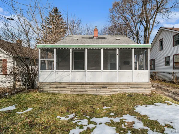 40 W Strathmore Ave, Pontiac, MI 48340