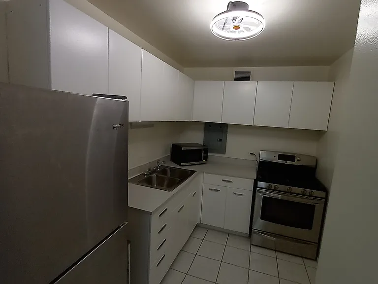 1450 E 55th Pl #717S — Photo 6