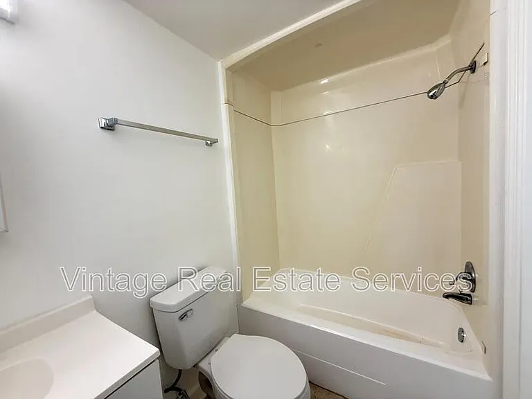 Whitehall Garden Apartments — Photo 6
