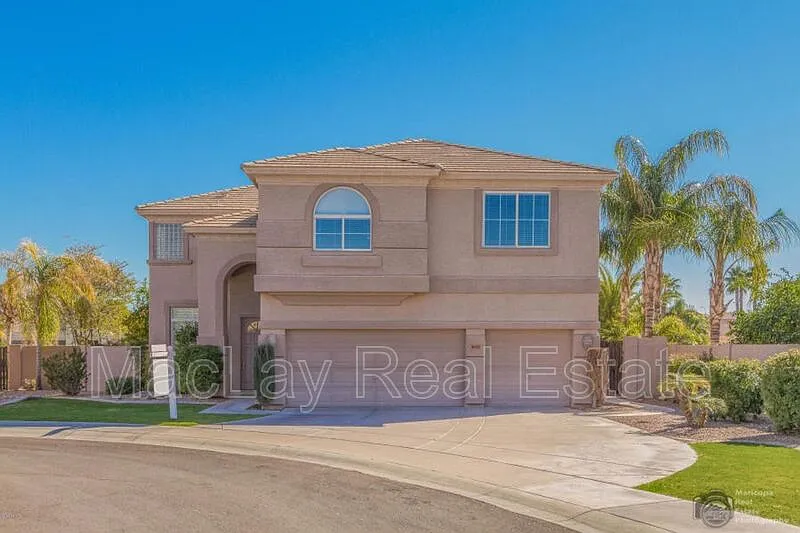 4 bed, 2.5 bath, 3000 sqft, $3,400 — Photo 1