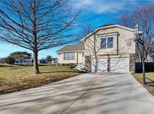 1300 E 153rd St, Olathe, KS 66062