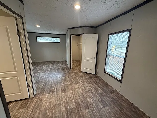 3 bed, $1,300 — Photo 4