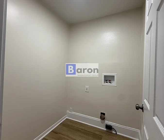 2752 Enslin St — Photo 6