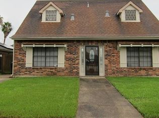 9 S Oakridge Ct, New Orleans, LA 70128