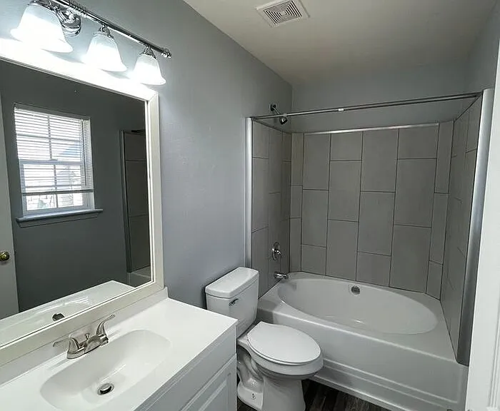 16200 Circlegreen Dr — Photo 11