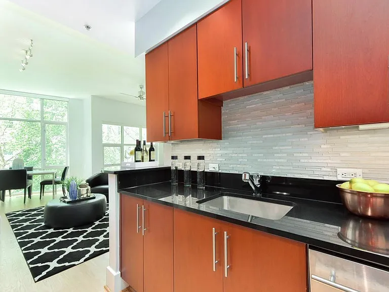 2100 11th St NW #205 — Photo 9