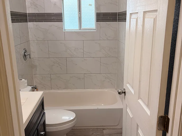 533 Majestic St — Photo 5