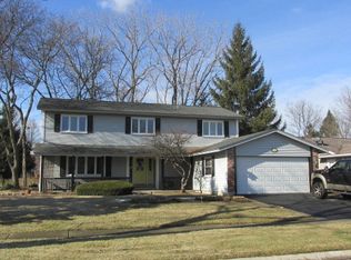 1198 Cheltenham Rd, Elk Grove Village, IL 60007