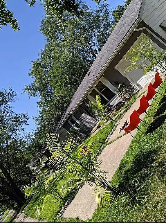 1011 Austin Dr photo 1