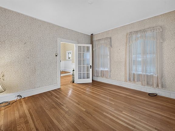 4th image of 156 Broadway