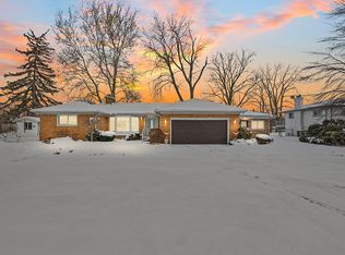 25651 S River Rd, Harrison Township, MI 48045