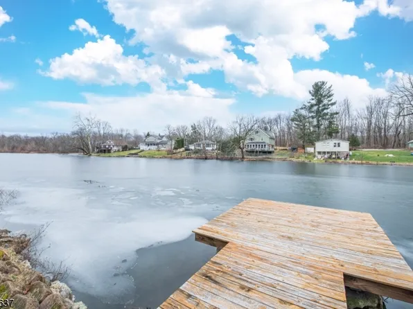6 Howard St, Ringwood Boro, NJ 07456
