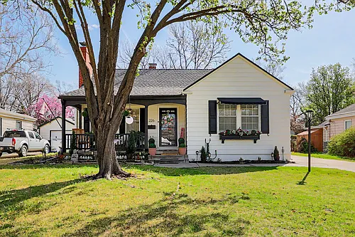 226 S Pinecrest St Photo 1