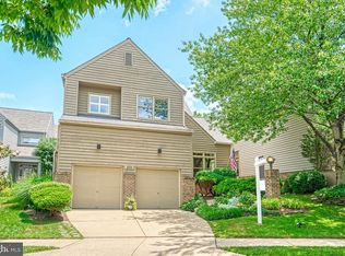 2011 Beacon Pl, Reston, VA 20191