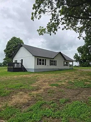 3025 hwy 222 — Photo 2