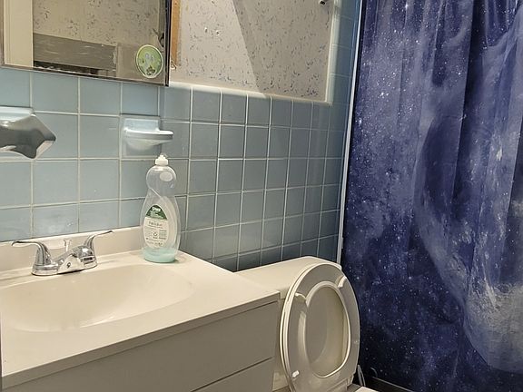 4th image of 18 N 13th St APT B