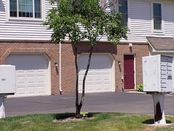 3rd image of 9513 Lakeside Dr