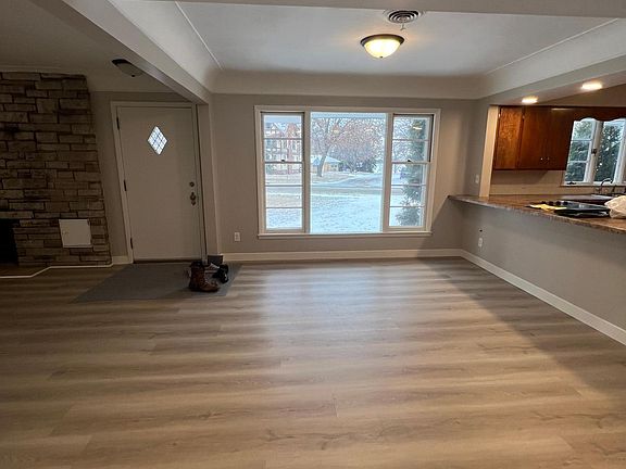 2nd image of 1000 Elm Ave E