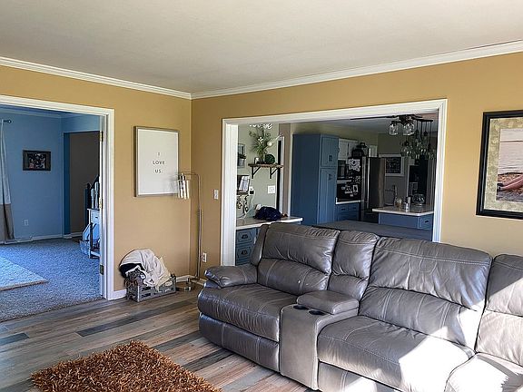 4th image of 2708 Burton Dr