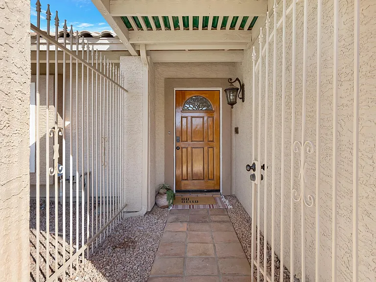 1988 E Los Arboles Dr — Photo 5