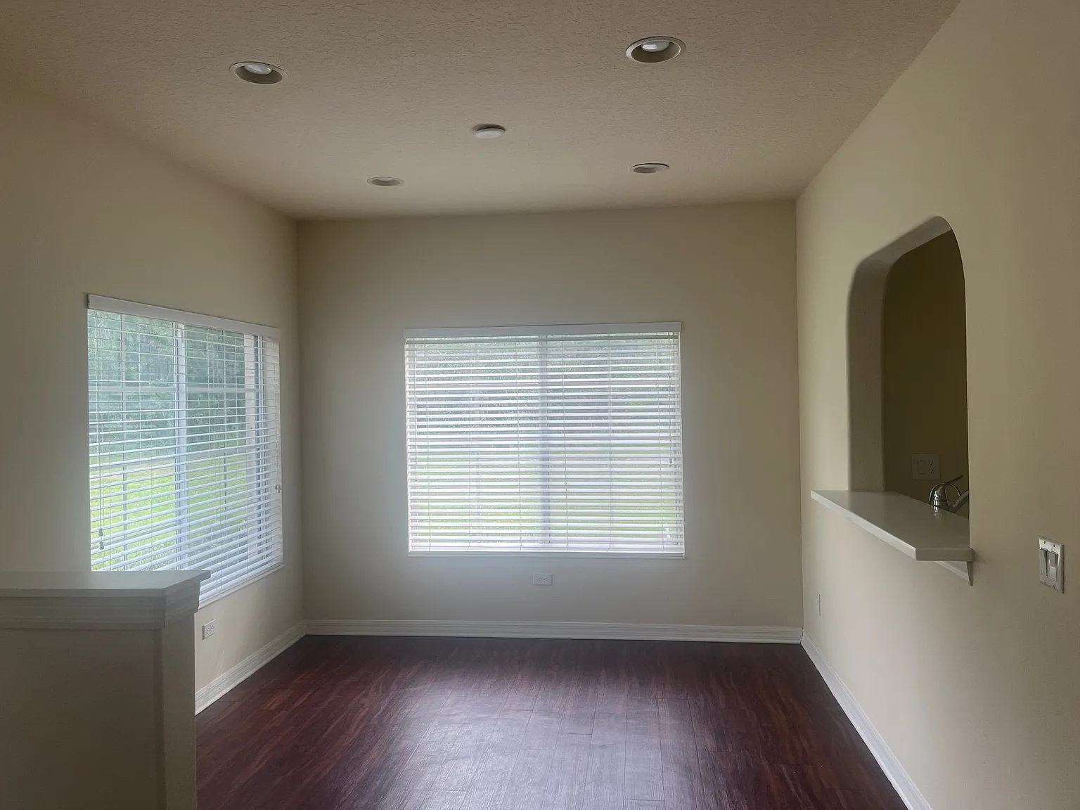 3 bed, 2.5 bath, 1200 sqft, $1,650 — Photo 2