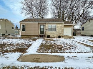 909 S 25th St, Fort Dodge, IA 50501