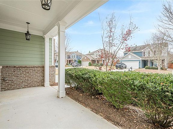 3rd image of 354 Ridgewood Trl