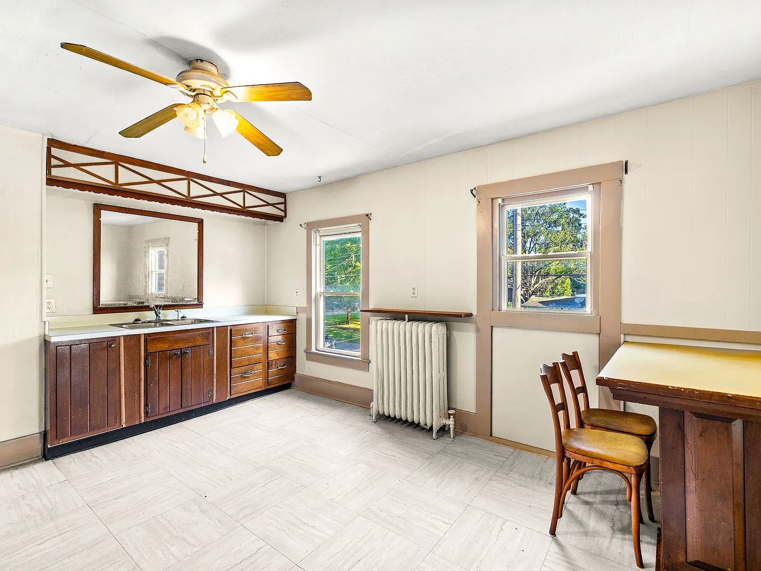 4 bed, 1200 sqft, $1,800 — Photo 3