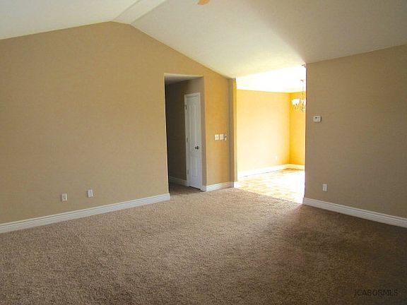 5th image of 200 Alma Dr