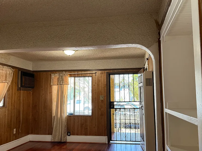 114 S Fresno St — Photo 24