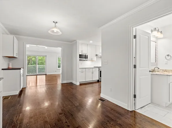 24 Bartlett Ave #24, Chelmsford, MA 01824