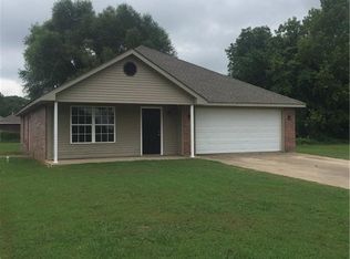 1519 Cherokee Trl, Muldrow, OK 74948