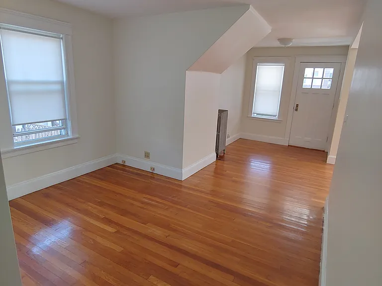 29 Cresthill Rd — Photo 3