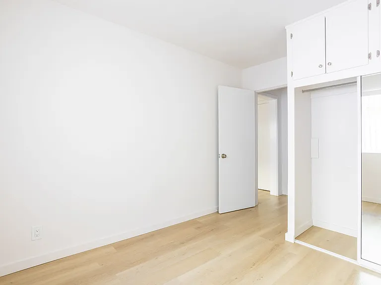 1811 Tamarind Ave — Photo 48