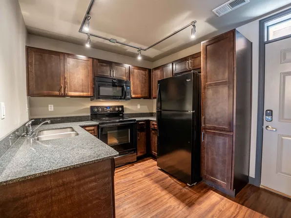 Township 28, 3900 S Lone Pine Ave #H-303, Springfield, MO 65804