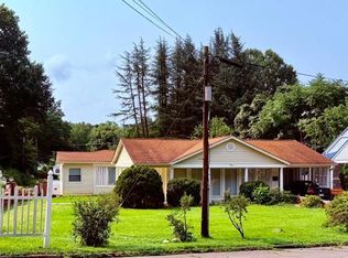 812 Jefferson Cir, Martinsville, VA 24112