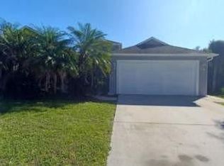 558 Benedictine Ter, Sebastian, FL 32958