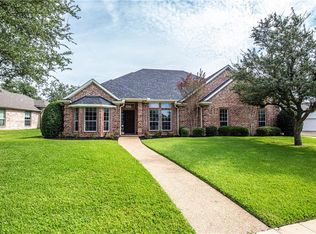 212 Hunters Run, Woodway, TX 76712