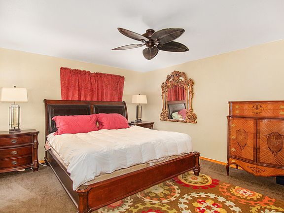 5th image of 230 Laurel Ct
