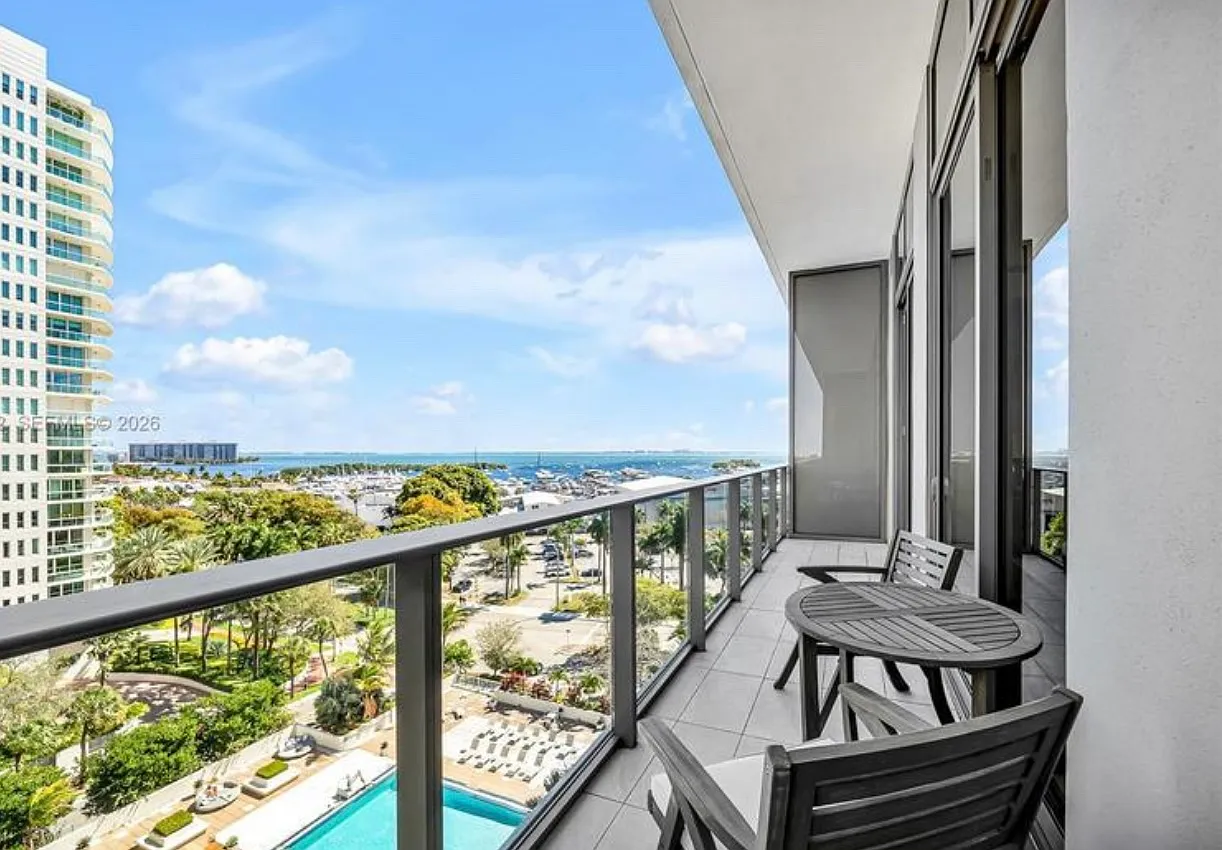 2 bed, 2.5 bath, 1158 sqft, $10,500 — Photo 2