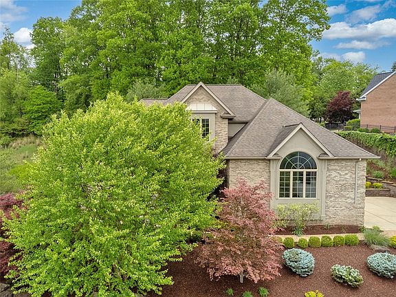 3rd image of 1207 Twelve Oaks Ct