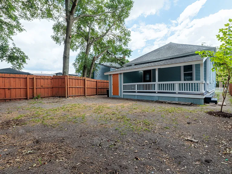 1736 Ionia St — Photo 21