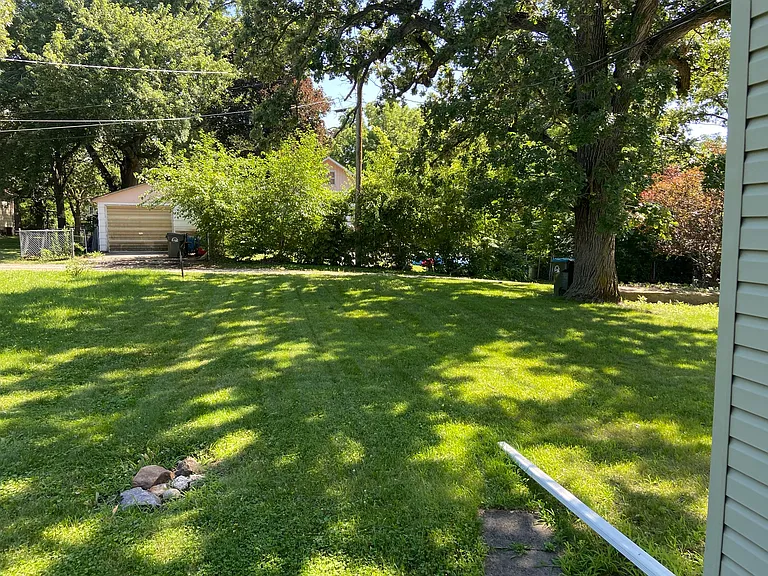 417 Avenue F — Photo 11