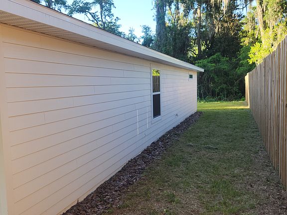Side Yard (Fenced)