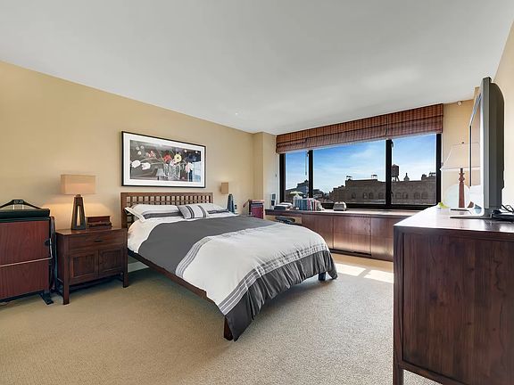 4th image of 407 Park Ave S APT 24A