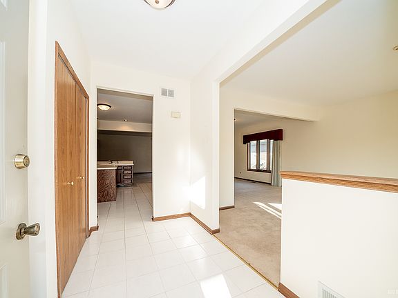 5th image of 10830 Cheryl Ln