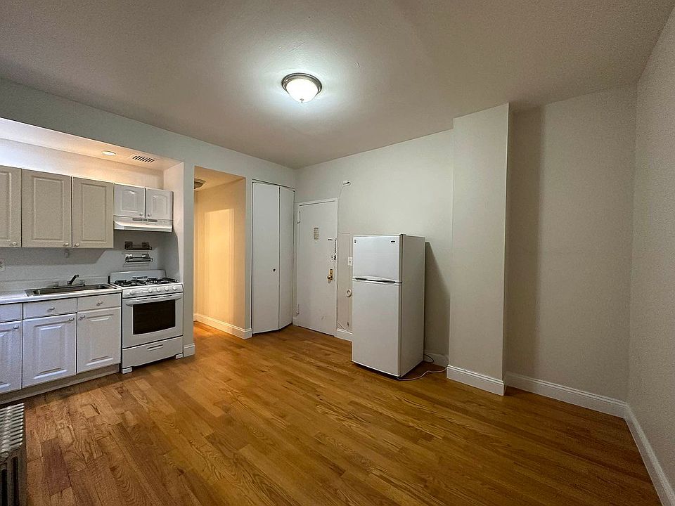 1st image of 11 E 32nd St #8T